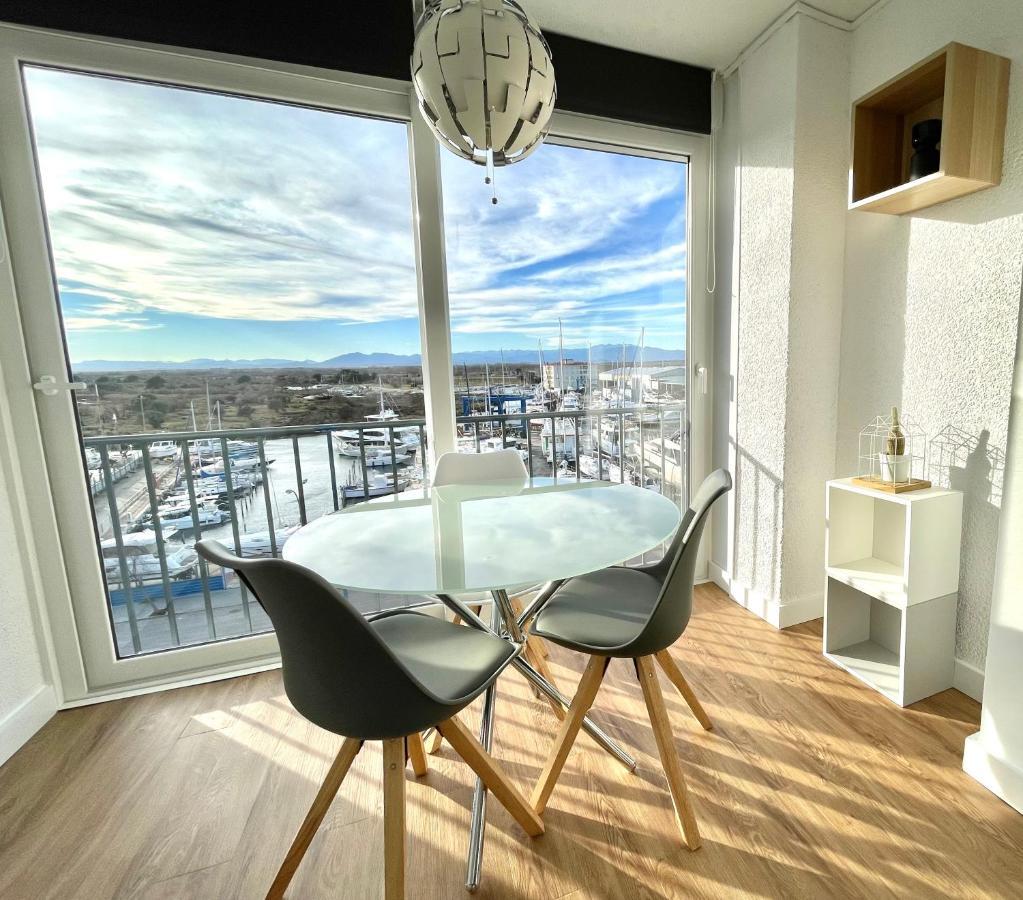 Holidays Penthouse Vues Panoramiques Sur Le Port Naval,Un Sejour Elegant Assure " Wifi Parquing Gratuit Росес Екстериор снимка