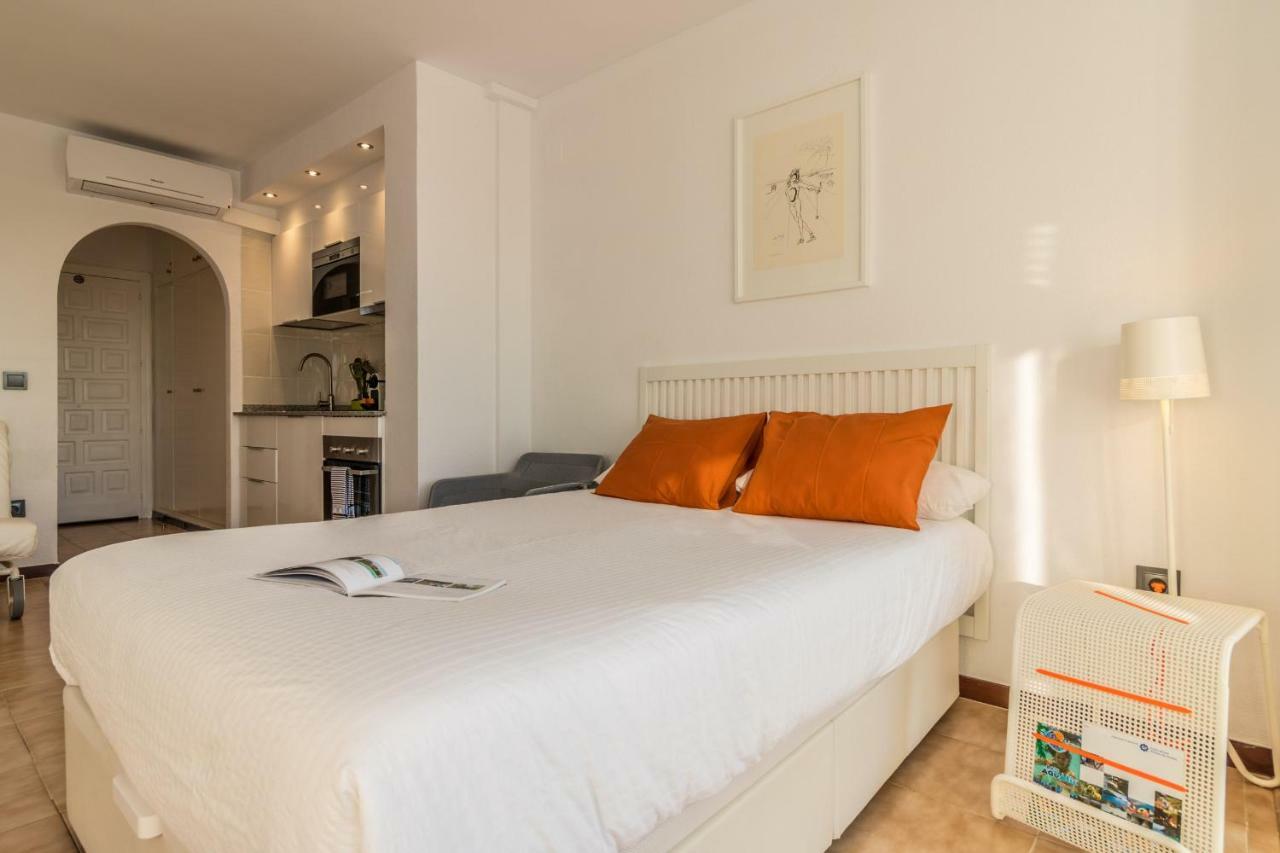 Holidays Penthouse Vues Panoramiques Sur Le Port Naval,Un Sejour Elegant Assure " Wifi Parquing Gratuit Росес Екстериор снимка